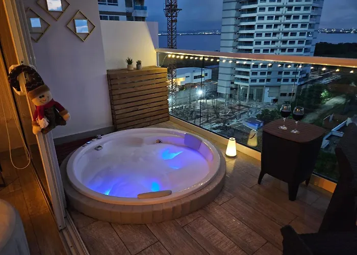 Apartamento Con Jacuzzi Privado, Vista Al Mar, Sector Exclusivo