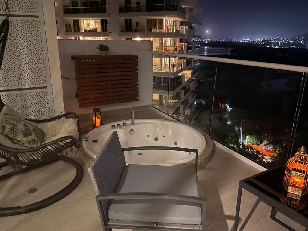 Apartamento Con Jacuzzi Privado, Vista Al Mar, Sector Exclusivo * Cartagena